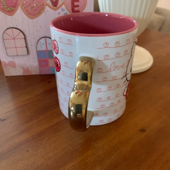 🎉Host Pick🎉New Hello Kitty Love Mug with Gold Handle Valentines Hearts Bows❤️ - Picture 5 of 11